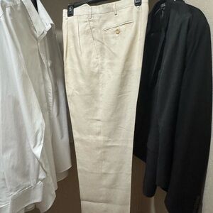 Brioni Men's Tan Chinos
